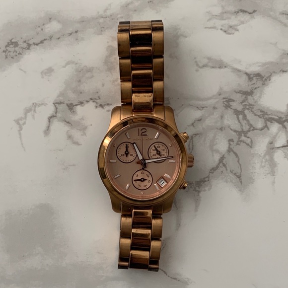 Michael Kors Rose Gold Watch - Picture 5 of 12